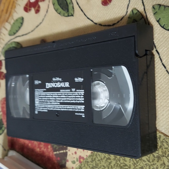 Vintage Walt Disney Pictures Presents Dinosaur VHS - Picture 7 of 9